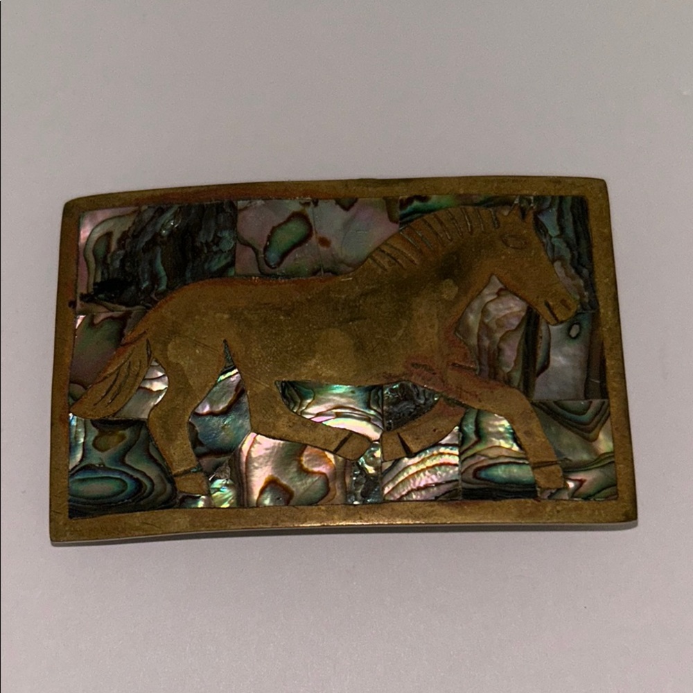 ABALONE SHELL HORSE MUSTANG BELT BUCKLE! VINTAGE! RARE!
HANDMADE!